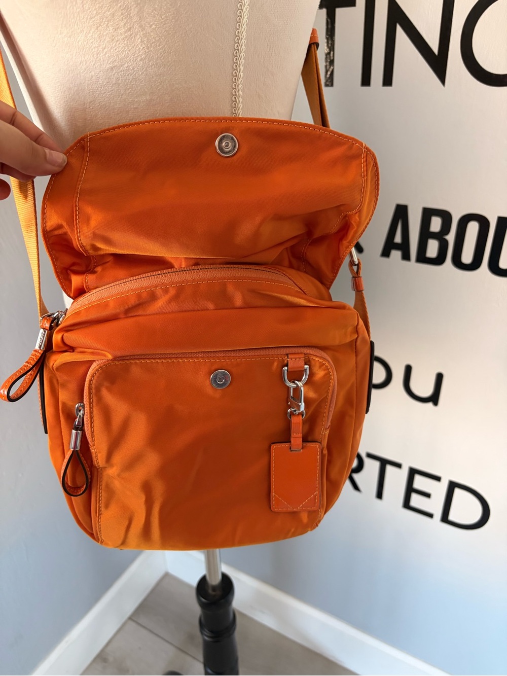 EUC Tumi Voyageur Lugano Messenger Bag Tangerine - Picture 4 of 14
